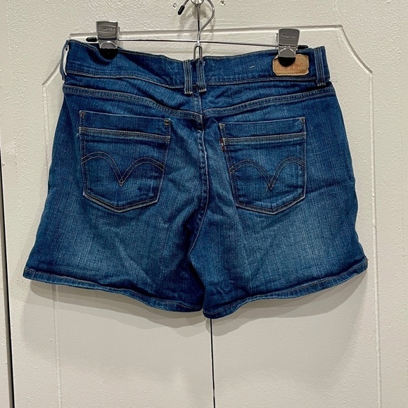 Levi's 4in Jean Shorts - Picture 2 of 10